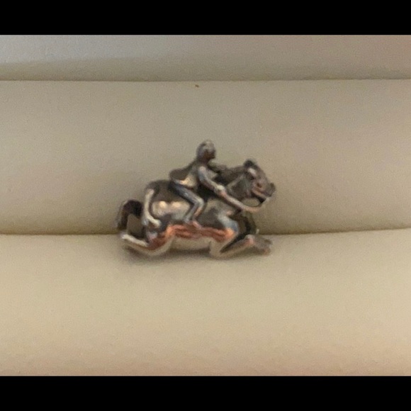 Assorted Chamilia/Pandora bracelets and charms - Picture 3 of 8